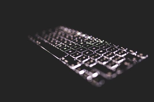 群發(fā)短信開頭怎么寫比較好？什么樣的節(jié)日短信開頭吸引人？